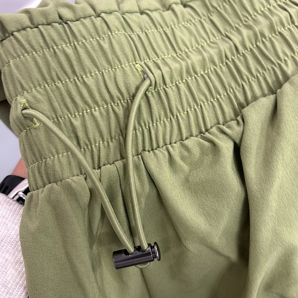Abercrombie green traveler romper with drawstring waist - Picture 4 of 4